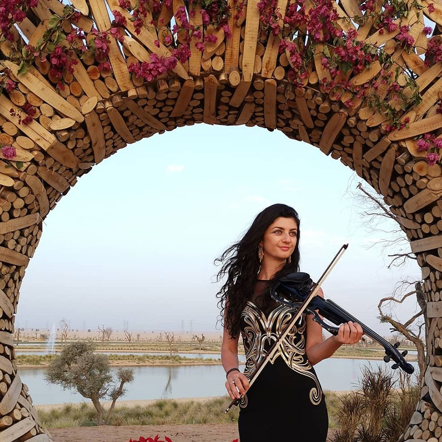Wedding violinist Dubai — Anna Petrasian performing at luxury venue